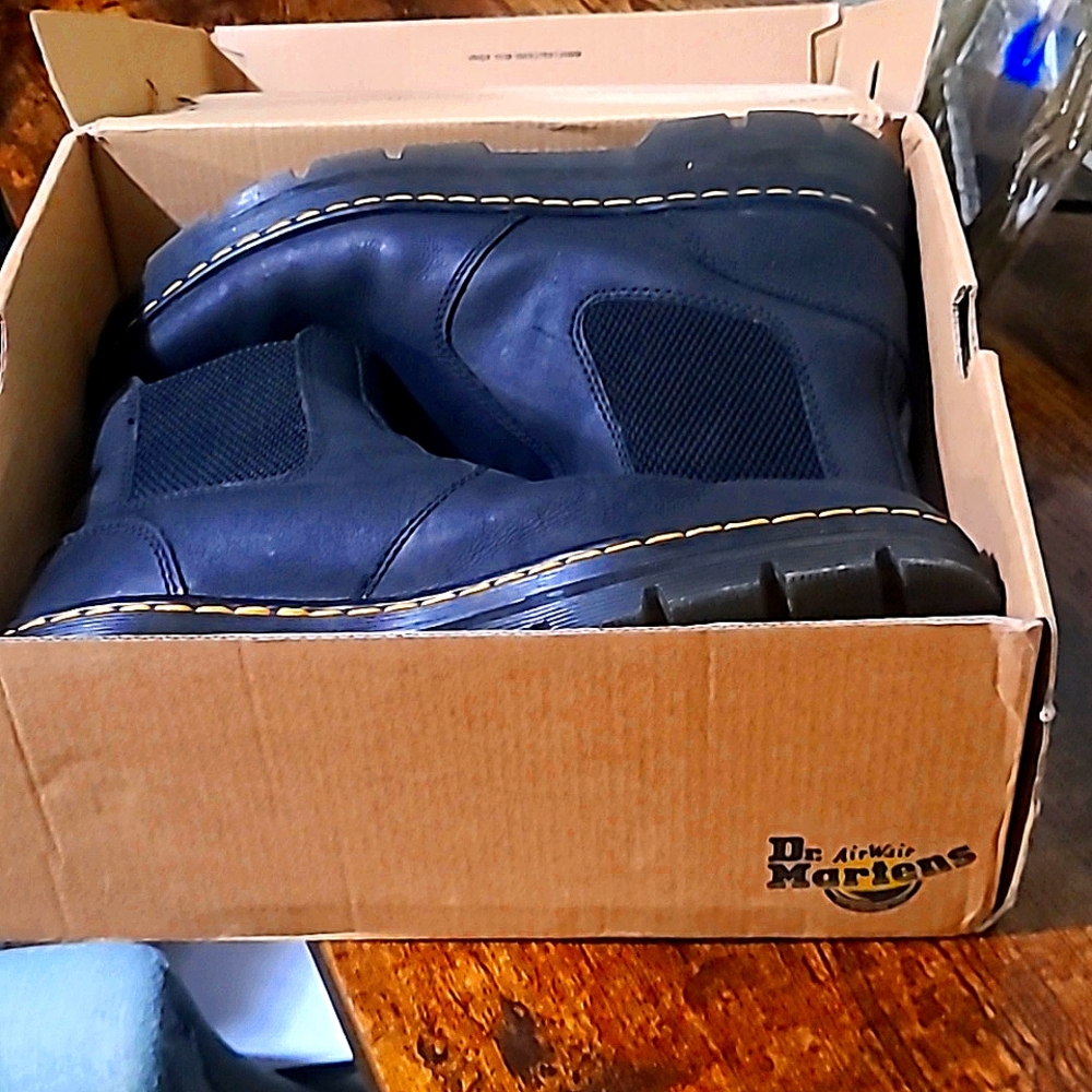 EUC NAPA BLACK LEATHER women size 11 Dr. MARTIN CHELSEA BOOTS